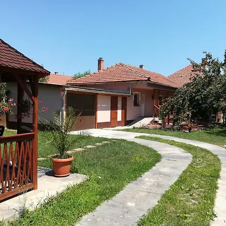 Tiszavirag Apartmanhaz * Segedín
