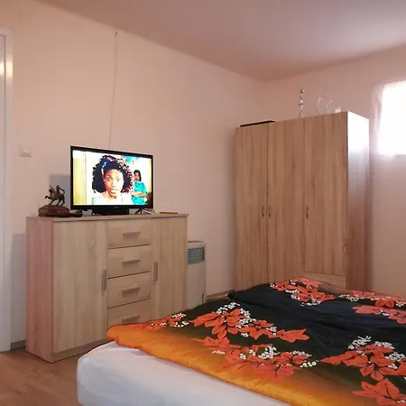 Tiszavirag Apartmanhaz Апартаменты