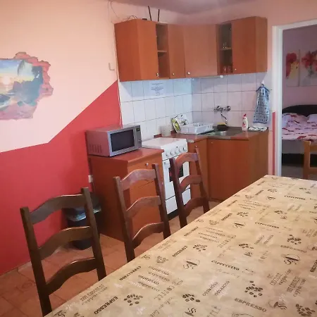 Tiszavirag Apartmanhaz