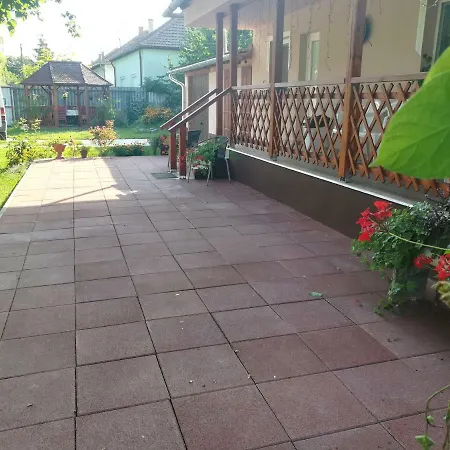 Tiszavirag Apartmanhaz * Сегед
