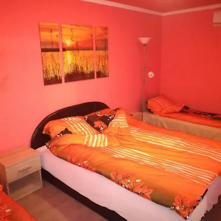 Tiszavirag Apartmanhaz